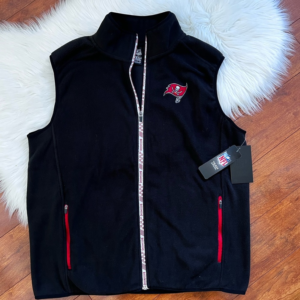 NWT NFL Tampa Bay Buccaneers Fleece Vest-Size Large